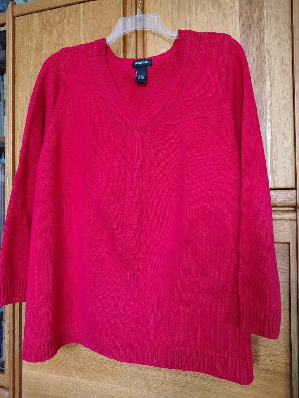AVENUE RED V NECK CABLED SWEATER - WOMEN'S PLUS SIZE 26/28